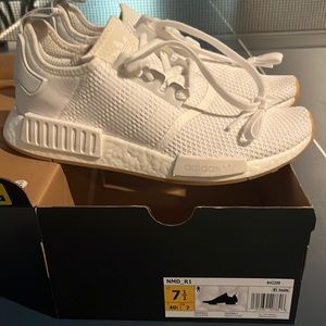 NEW! Men’s Adidas NMD_R1. Sz 7 1/2 white shoes with gum paste bottoms.